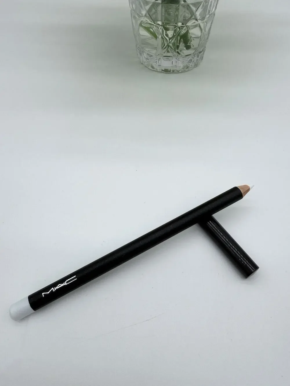 MAC Chromagraphic Pencil PURE WHITE 0.048 oz